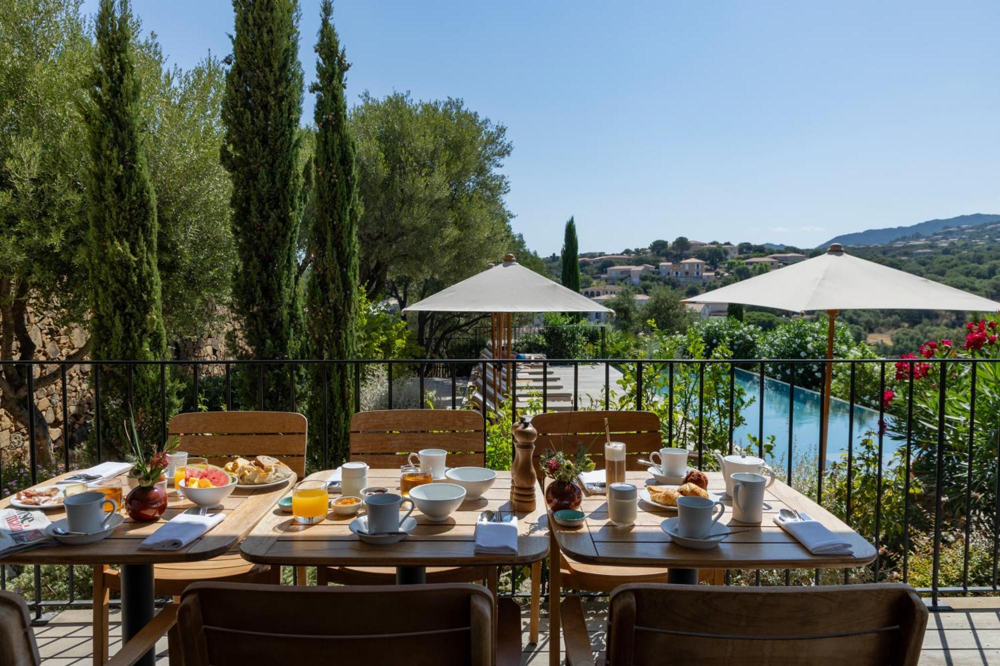 Hotel Restaurant Villa Josephine LʼÎle-Rousse Buitenkant foto
